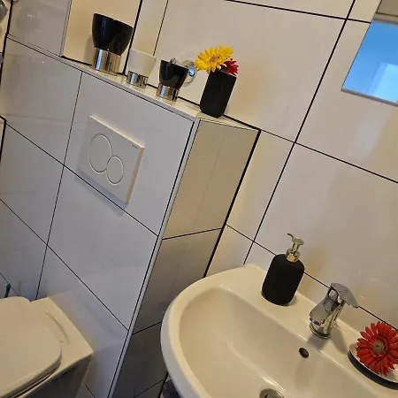 Apartment Mit Flair Koeln-messenaehe *